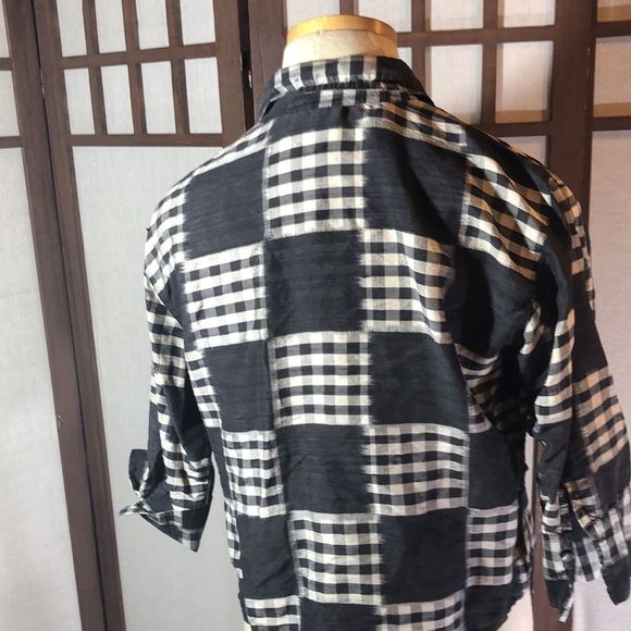 Chico's Design button down shirt abstract black&white check/plaid/100%silk/8or10 - Picture 7 of 14
